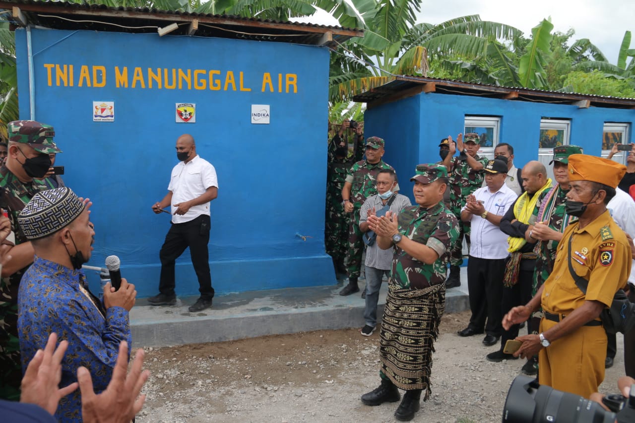 Kasad Tinjau TNI AD Manunggal Air di Pemukiman Eks Timor Timur