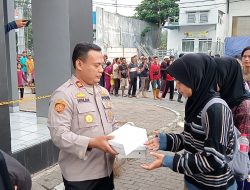 Jumat Berkah Polsek Muara Baru Bagikan Sarapan Pagi kepada Warga dan Pekerja