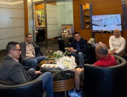 Peringati Hari Pelanggan Nasional, RCEO dan Branch Manager BRI Padang Sapa Langsung Nasabah