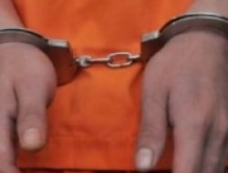 Pura Pura Jadi Polisi, Pria di Lampung Diborgol Polisi, Rampas Uang di SPBU