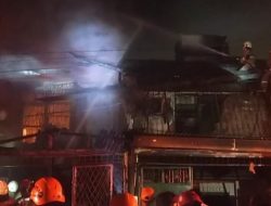 Kebakaran di Teluk Gong Jakut, 5 Orang Terjebak di Dalam Rumah