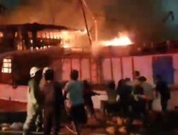 Kapal KM Makin Melimpah Terbakar di Dermaga Pelabuhan Muara Baru