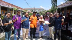 Serikat Pekerja Pegadaian Salurkan Bantuan Sembako untuk Penyintas Banjir Bandang di Padang