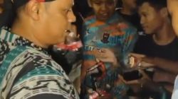 Komunitas Sepeda Gowes Mas Bersama Tri Waluyo Anggota DPRD DKI Jakarta Berbagi Makan Saur