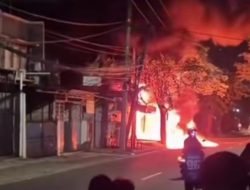 Gudang Spartpart di Cengakreng Jakarta Barat Ludes Terbakar