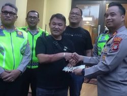 Polsek Tambora Serahkan Mobil Box Warga Pekojan Yang Hilang