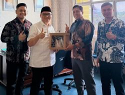 Sinergi Hangat di Pasaman Barat: Pimpinan BRI Simpang Empat Beri Kejutan Ulang Tahun untuk Pak Sekda