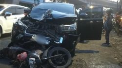 Pemotor Tewas di Hantam Minibus Inova di Jembatan Pesing Jakarta Barat