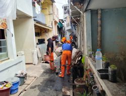 PPSU Kelurahan Rawa Buaya gerak cepat mendengar Laporan warga RW 011