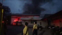 Kebakaran Pabrik Cat dan Thinner di Kalideres Terbakar, 80 Petugas Pemadam Berhasil Padamkan Api