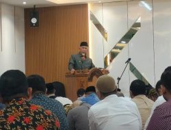 Jadi Khatib Jumat di BRI Sumbar, Mahyeldi Ingatkan Umat Ikuti Jejak Nabi dan Orang Saleh