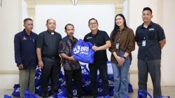 BRI Region 3 Padang Salurkan Bantuan Sembako ke Gereja HKBP Padang
