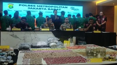 Satres Narkoba Polres Metro Jakarta Barat Ungkap Produksi Etomidate Senilai  120 M